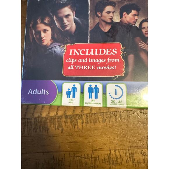 The Twilight Saga: SCENE IT? Board Game with DVD, New In Box 2010 - Picture 7 of 7